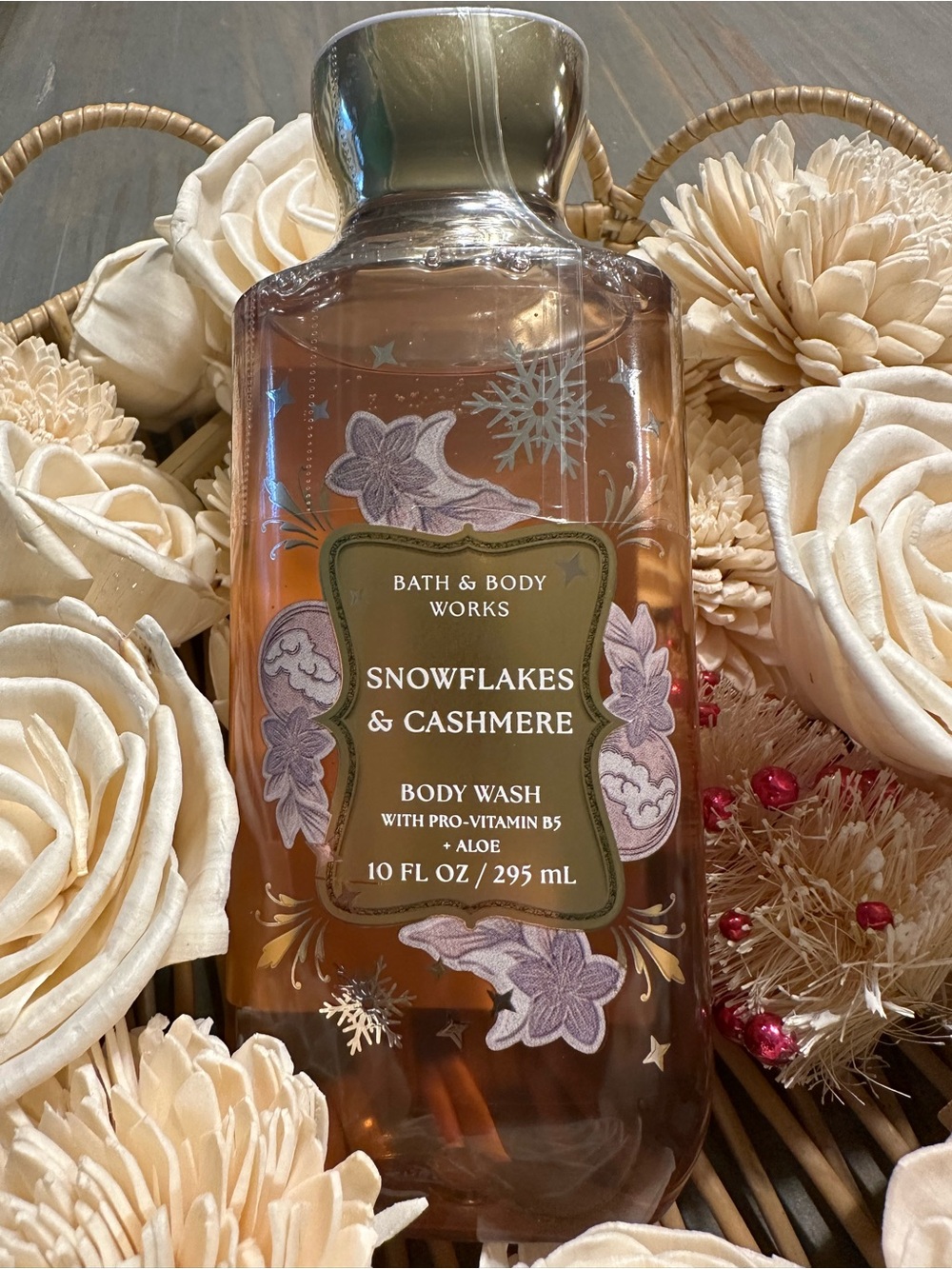 Bath & Body Works Snowflakes & Cashmere Body Wash - Brown and Gold